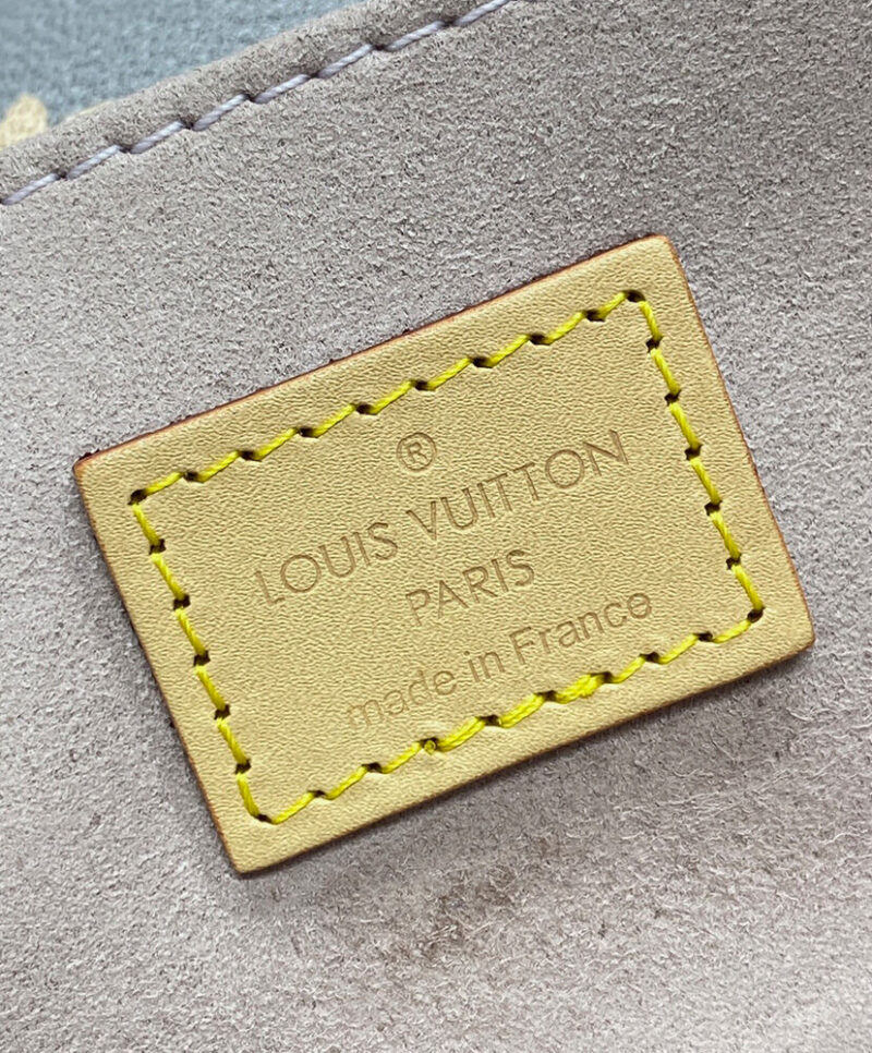 Louis Vuitton Pochette Metis East West M12429 Gray